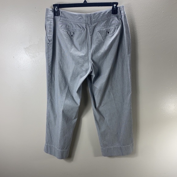 Liz & Co Women’s Blue & White Pinstripe Stretch Capris Pants Size 12 - Picture 2 of 13